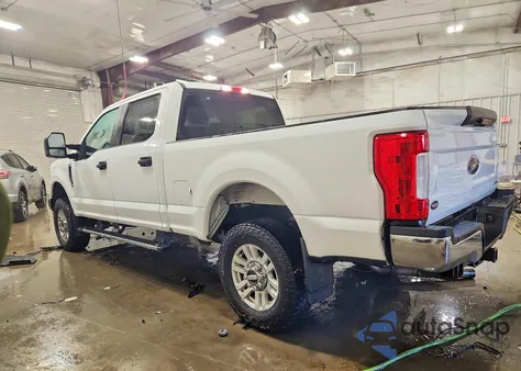 2017 Ford F250 Super Duty z USA, uszkodzony, nr VIN 1FT7W2B66HEB68119